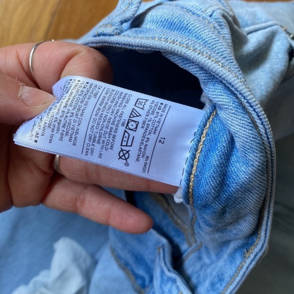 Old Navy Rockstar Super Skinny stretchy jeans some signs of wear 12 mid rise. - Picture 4 of 9